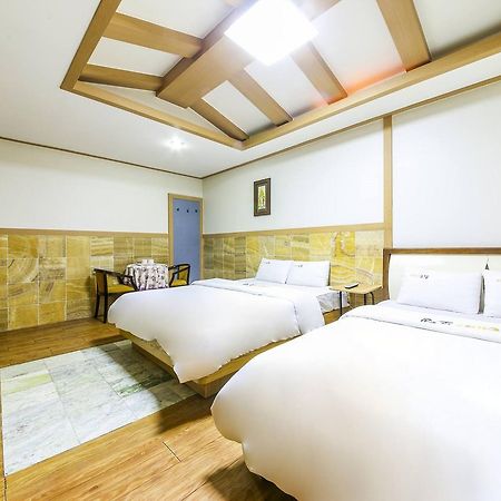 Theme Motel Mokpo Bagian luar foto