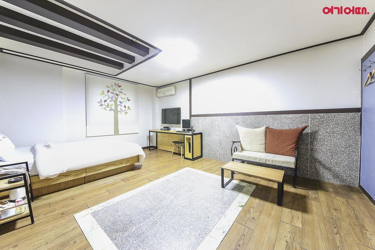 Theme Motel Mokpo Bagian luar foto