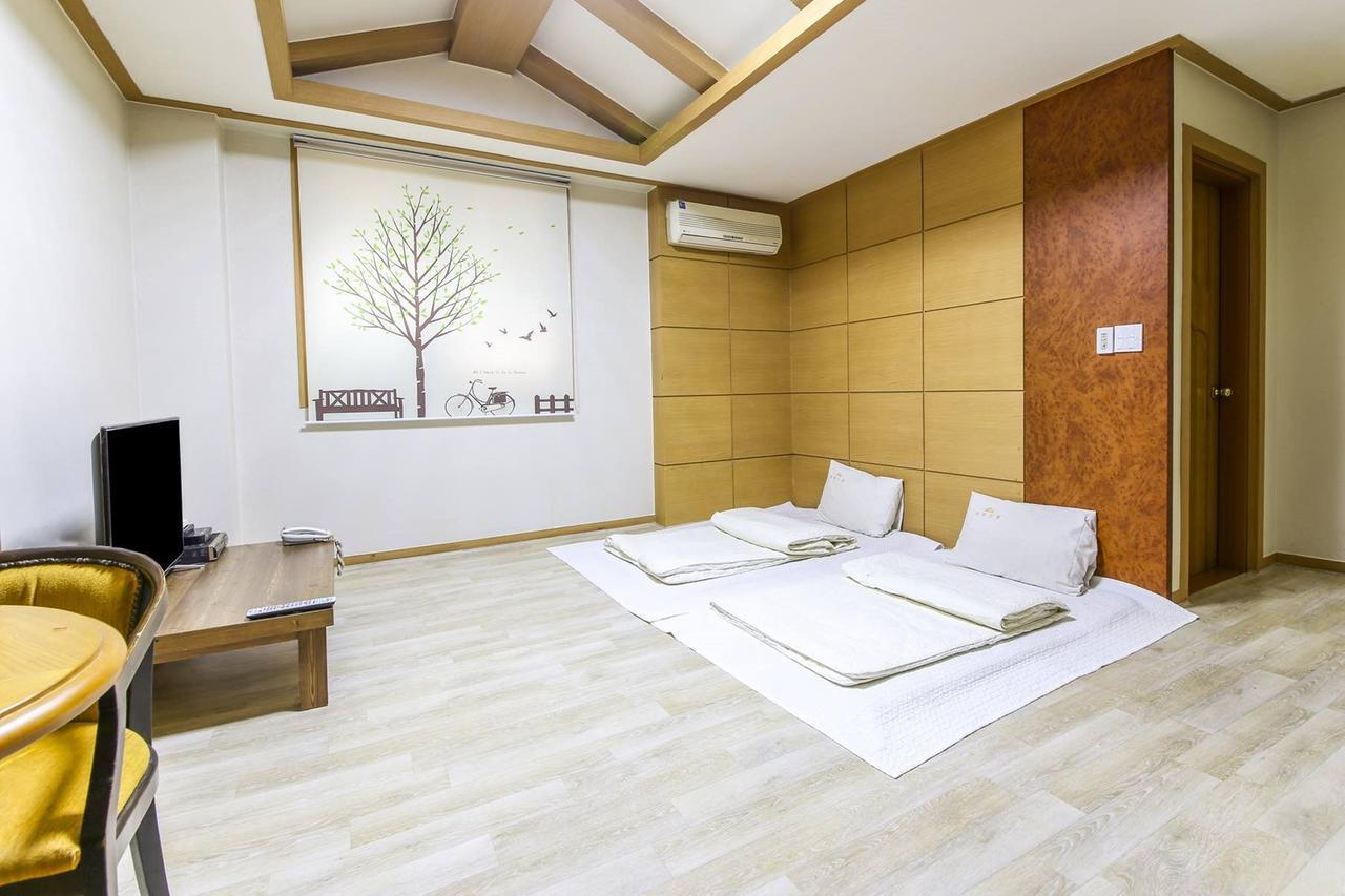 Theme Motel Mokpo Bagian luar foto