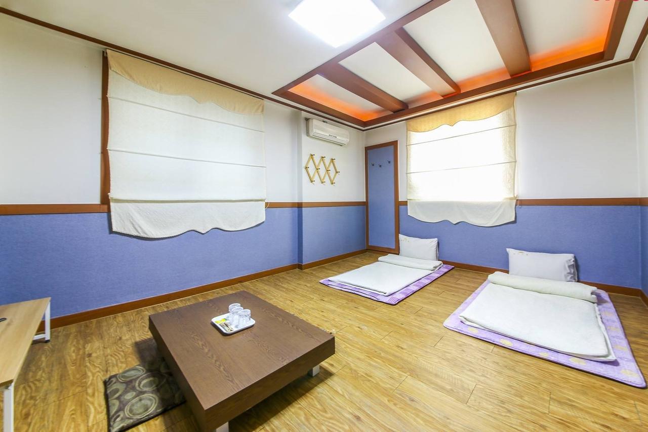 Theme Motel Mokpo Bagian luar foto