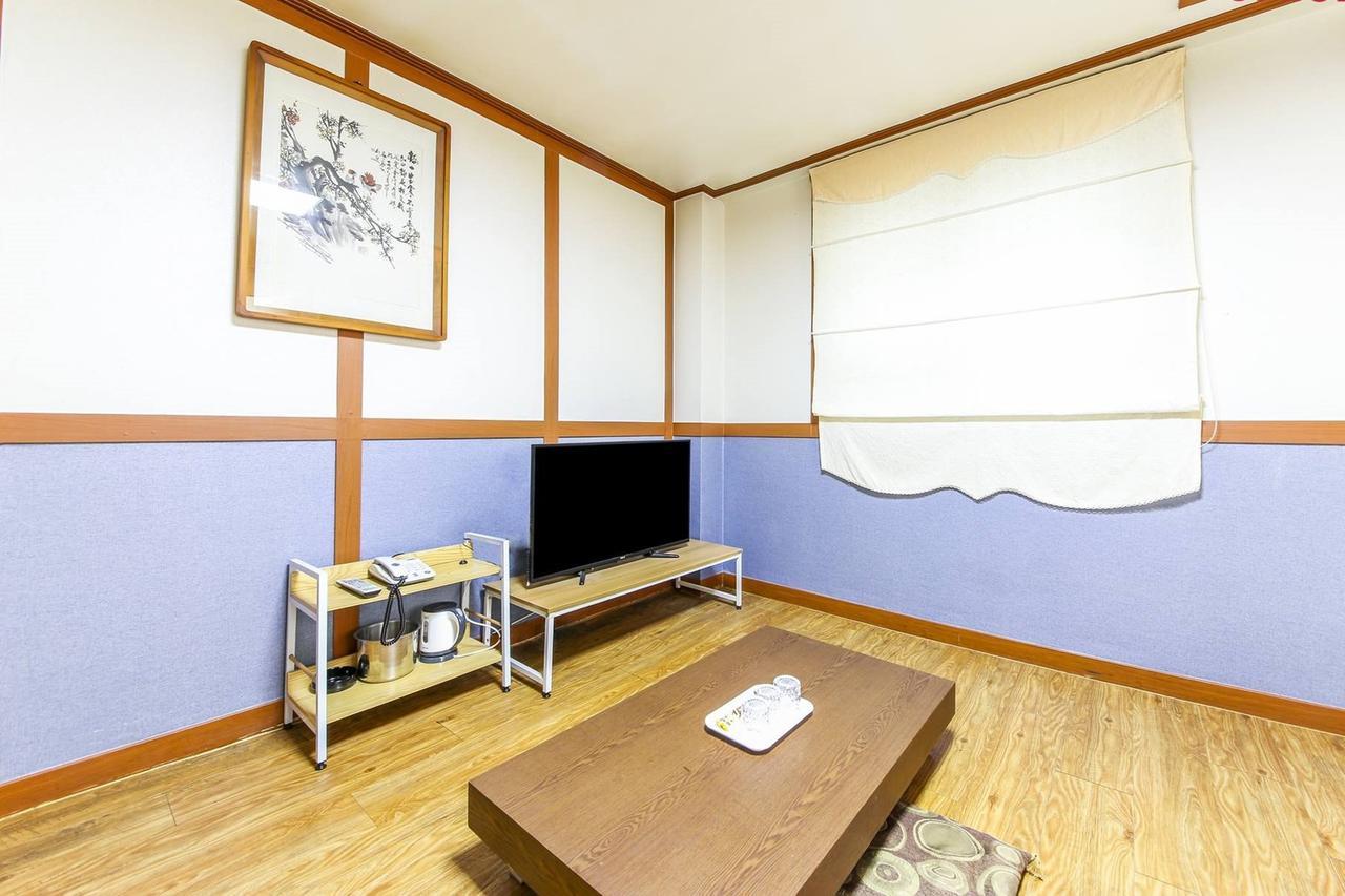 Theme Motel Mokpo Bagian luar foto