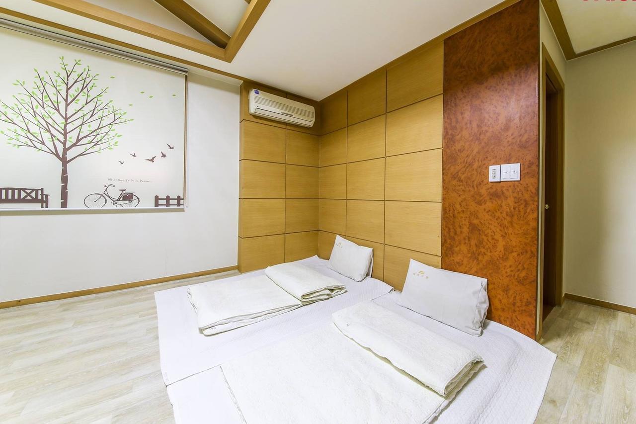 Theme Motel Mokpo Bagian luar foto