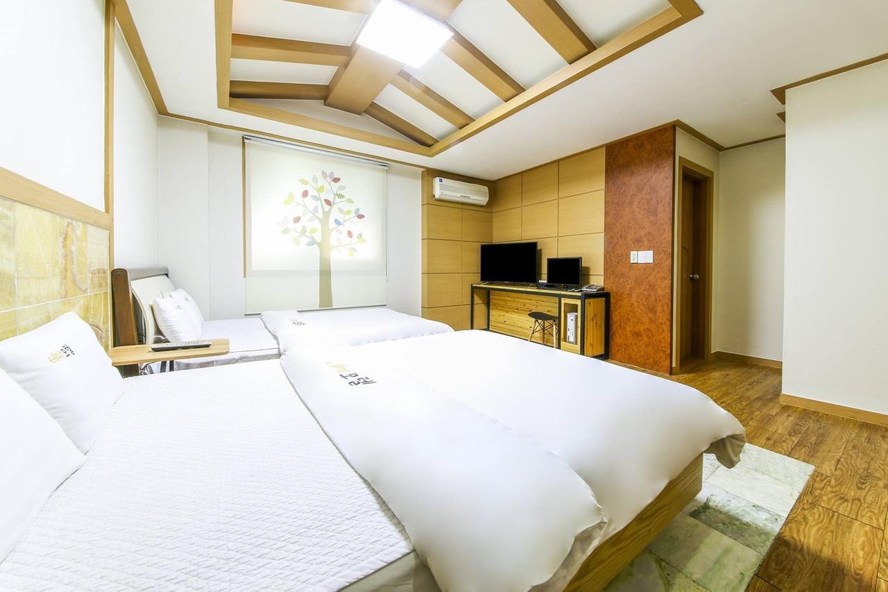 Theme Motel Mokpo Bagian luar foto