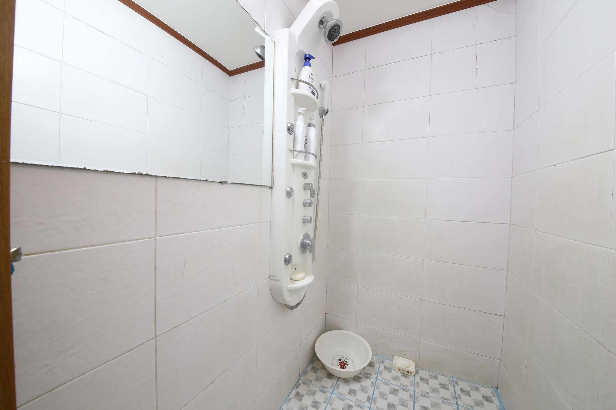 Theme Motel Mokpo Bagian luar foto